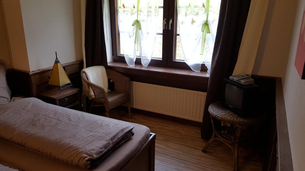 Landhotel Zum Doppeldecker Kirchen  Exterior foto